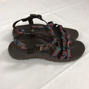 Skechers Womens  Reggae native vibez sandals size 7 US